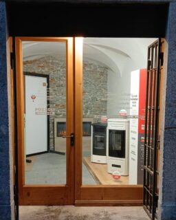 Vi presentiamo il nostro Showroom in Via Paolo Bossi a Chiavenna🔥
&ldquo;Abita la bellezza: superfici, colori e calore per il piacere di tornare a casa&rdquo;
Per maggiori informazioni vi aspettiamo in sede in Via Principe Amedeo 7.
#piazzetta #diasen #quikstep #kerakoll #scrigno #pozzolifedele #chiavenna