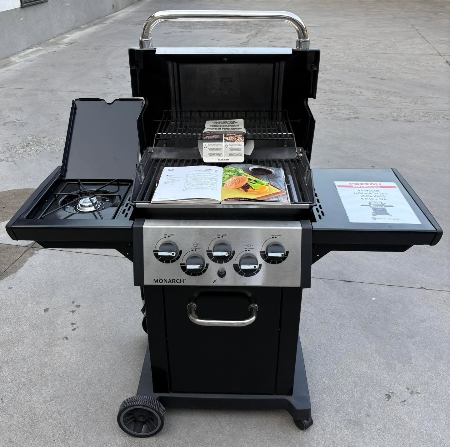 Monarch 390 Broil King 
🔥Il barbecue che trasforma ogni grigliata in un momento speciale🔥
#broilking #barbecue #grilling #outdoorcooking #foodlovers