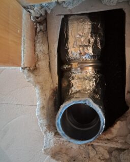 ‼️Installazione nuova canna fumaria in acciaio rivestita con coppelle in feltro di vetro‼️
Per informazioni vi aspettiamo in negozio in Via Principe Amedeo 7 Chiavenna