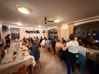 Cena con alcuni clienti della vicina Svizzera 🇨🇭. Grazie per la fiducia accordataci per tutti questi anni!